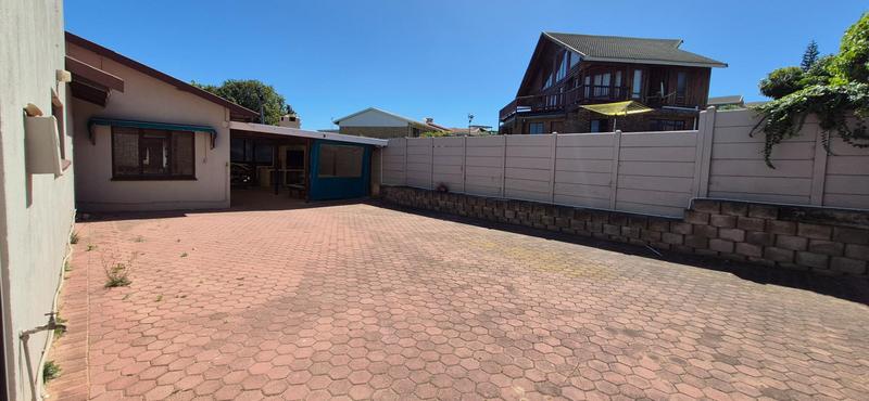 4 Bedroom Property for Sale in Dana Bay Western Cape